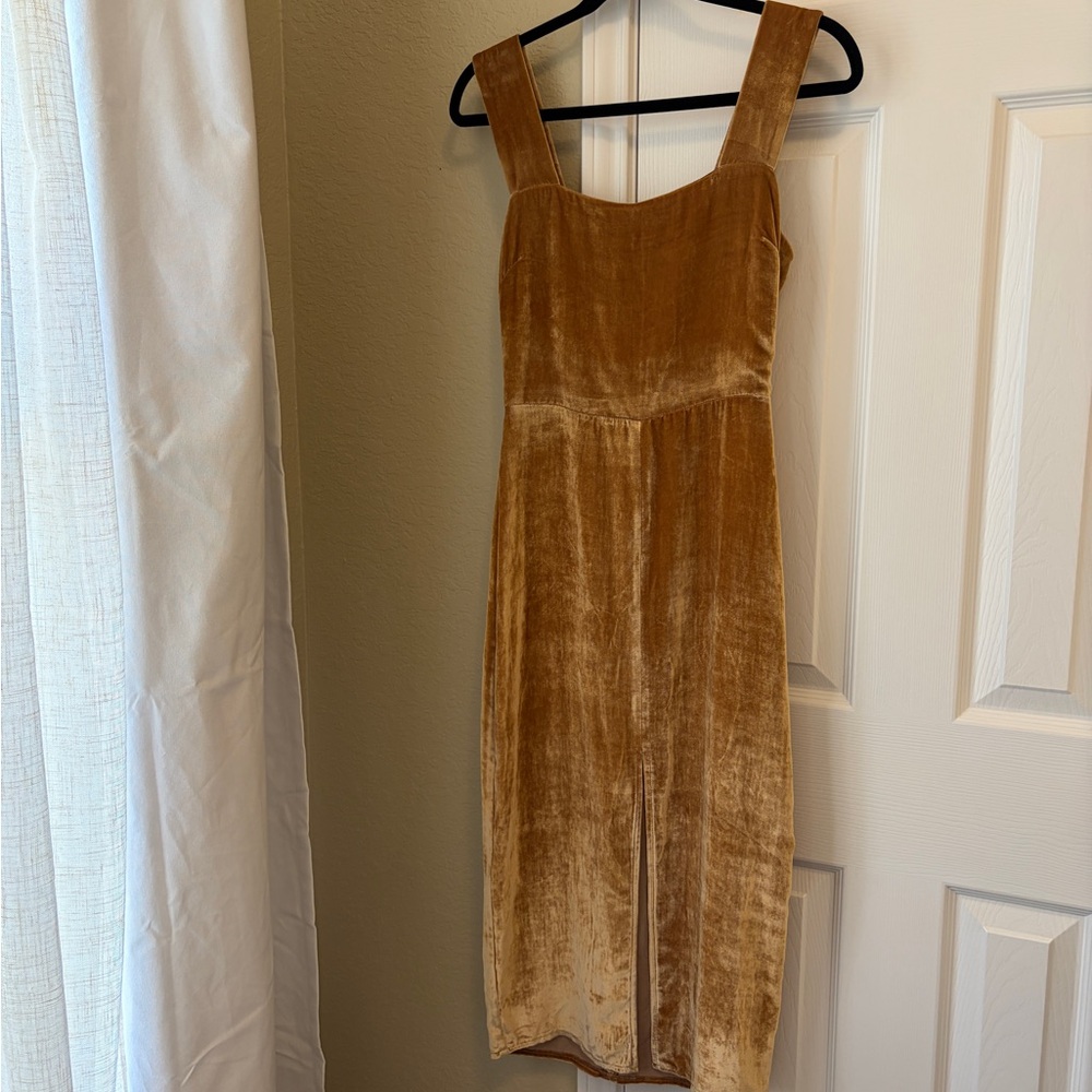 All Season Rayon/Silk Velvet Gold/Tan Reformation Dress, Worn 2X, Smoke/Pet Free